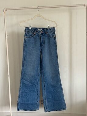Wrangler Wide-Leg Jeans in Medium Blue Denim